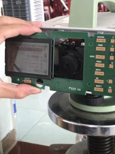 máy thủy bình điện tử leica dna03 sau khi đã sửa lỗi sọc màn hình